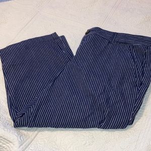 Woman’s Dockers navy and white striped wide leg capri pants size 14